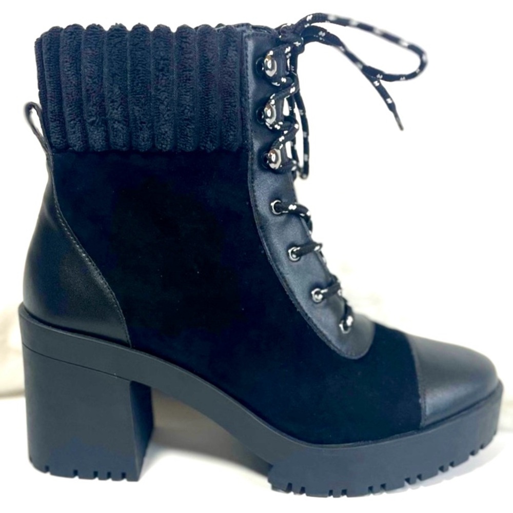 NWT Chelsea & Violet Zaira Suede Bootie Womens 11